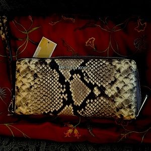 Brand new Michael Kors wallet/ wristlet